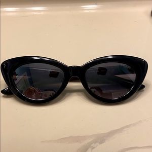 Guess Vintage Look Sunglasses